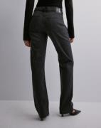 Calvin Klein Jeans - Musta - Low Rise Straight