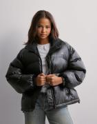 Levi's - Musta - Retro Puffer