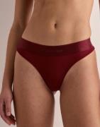 Calvin Klein Underwear - Punainen - Thong