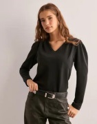 Selected Femme - Musta - Slffenja Ls V-Neck Top