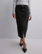 Pieces - Musta - Pcjessie Hw Denim Midi Skirt Noos E