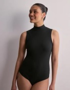 Spanx - Musta - Ribbed Mock Neck Bodysuit