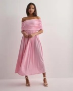 Malina - Vaaleanpunainen - Ariel off shoulder jersey midi dress