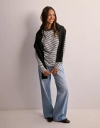 Selected Femme - Musta - Slfessential Ls Striped O-Neck Tee