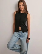 Gina Tricot - Musta - Knitted button vest