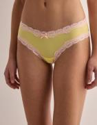 Nelly - Vaaleanpunainen - Cheeky Brazilian 3-pack