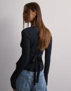 Nelly - Sininen - Cute Tie Top