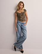 Nelly - Kuviollinen - Romance Shape Top