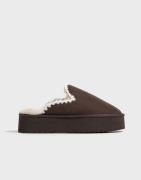 Nelly - Ruskea - Stitched Slip In Flat