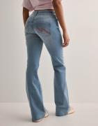 Nelly - Sininen - Low Waist Bootcut Stitch Jeans