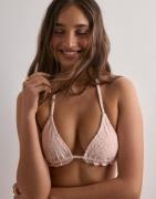 Nelly - Vaaleanpunainen - Classic Frill Triangle