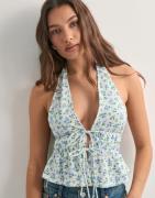 Nelly - Kukallinen - Gorgeous Halterneck Top