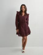 Neo Noir - Punainen - Aran S Voile Dress