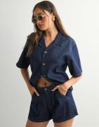 Only - Sininen - Onlellis Loose Pleated Shorts Dnm A