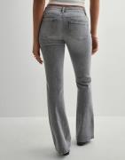 Only - Harmaa - Onlwauw Lw Flared Dnm Box