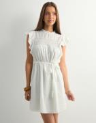 Vero Moda - Valkoinen - Vmtrine Sl Short Lace Dress Wvn Ga