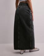 Only - Musta - Onlcilla Long Slit Skirt Dnm Noos