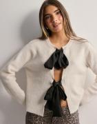 OBJECT - Valkoinen - Objparvi Sateen Bow Knit Cardigan D