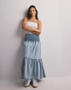 Gina Tricot - Sininen - Smock flounce denim skirt