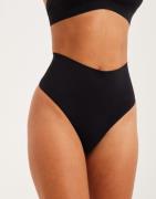 Spanx - Musta - EcoCare Seamless Shaping Thong