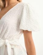 Nelly - Valkoinen - Fancy Wrap Dress