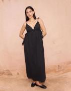 Nelly - Musta - Side Tied Dress