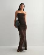 Malina - Ruskea - Isola Drop Waist Sheer Knitted dress