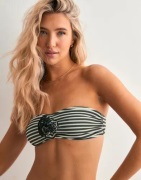 Nelly - Musta - Bouquet Bikini Top