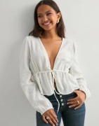 Pieces - Valkoinen - Pcsastina Ls V-Neck Top Wvn Bc