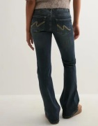 Nelly - Sininen - Low Waist Bootcut Stitch Jeans