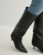 Nelly - Musta - Stiletto Under Knee Boot
