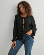 Pieces - Musta - Pctiffany Ls Tie Top Wvn Noos Bc