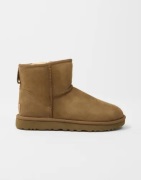 UGG - Ruskea - W Classic Mini II