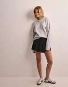 Only - Musta - Onlhilde Mw Pleat Skort Tlr