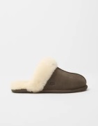 UGG - Ruskea - W Scuffette II