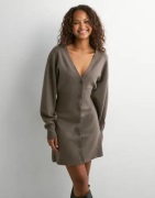 Gina Tricot - Ruskea - Knitted button down dress