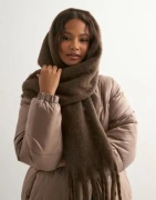 Nelly - Ruskea - Chunky Fuzzy Scarf