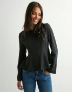 Pieces - Musta - Pcjossa Ls Boatneck Top Wvn D2D Pp