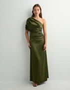 Malina - Vihreä - Cassia Detachable Cape Maxi dress