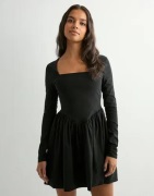 Only - Musta - Onlmenia Ls Balloon Short Dress Wvn