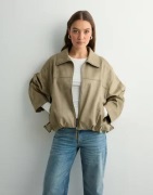 Gina Tricot - Vihreä - Faux suede high neck jacket