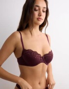 Hunkemöller - Punainen - Lace & Shine Pd