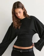 Nelly - Musta - Wide Sleeve LS Top