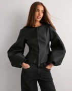 Malina - Musta - Vendela Balloon Sleeve Blouse