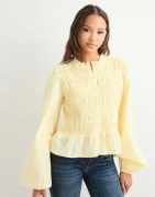 Nelly - Keltainen - Flirty Smock Blouse