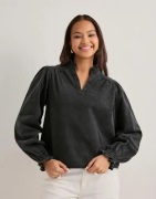 Neo Noir - Musta - Emmeline Denim Blouse