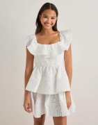 Malina - Valkoinen - Tracy Off Shoulder Lace Mini Dress