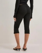 Nelly - Musta - Perfect Capri Pants