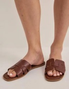 Nelly - Ruskea - Flat Sandal