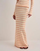 Nelly - Vaaleanpunainen - In Love Maxi Skirt